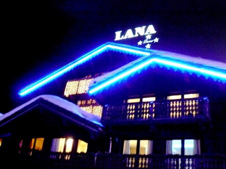 l hotel le Lana, il est juste en face du notre